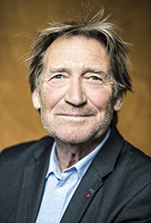 mv5bmwjizjdjogitmjlhmi00ntqwltg4ntgtymmznwy1zgjizjhjxkeyxkfqcgdeqxvymtc4mzi2nq-_v1_ux214_cr00214317_al_